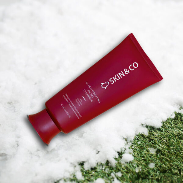 ULTRA HYDRATING FACIAL CLEANSER - Image 2